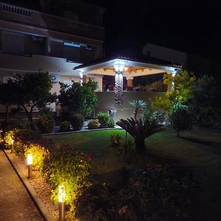 Apartments Luka Rab Town Ngoại thất bức ảnh