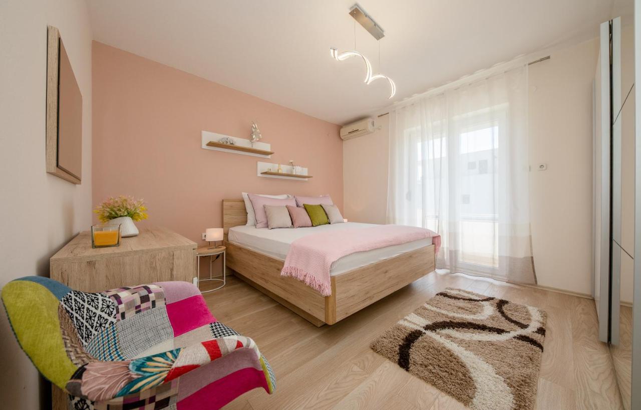 Apartments Luka Rab Town Ngoại thất bức ảnh