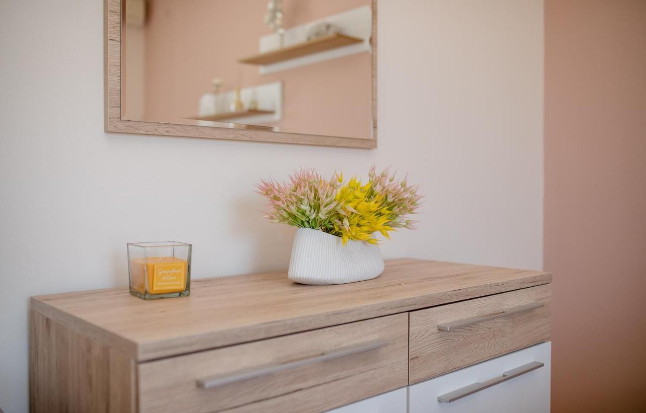Apartments Luka Rab Town Ngoại thất bức ảnh