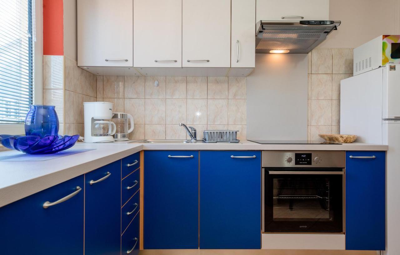 Apartments Luka Rab Town Ngoại thất bức ảnh