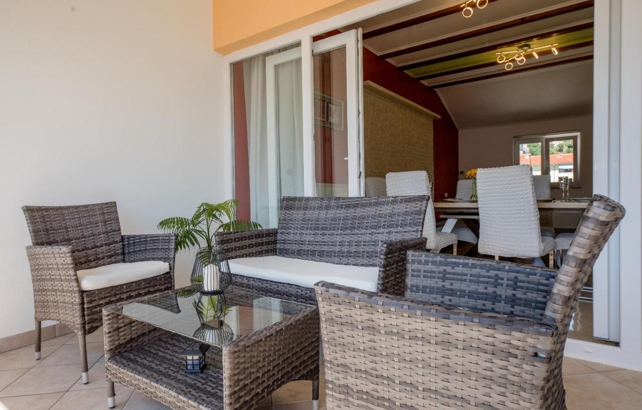 Apartments Luka Rab Town Ngoại thất bức ảnh