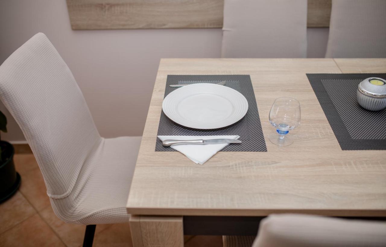 Apartments Luka Rab Town Ngoại thất bức ảnh