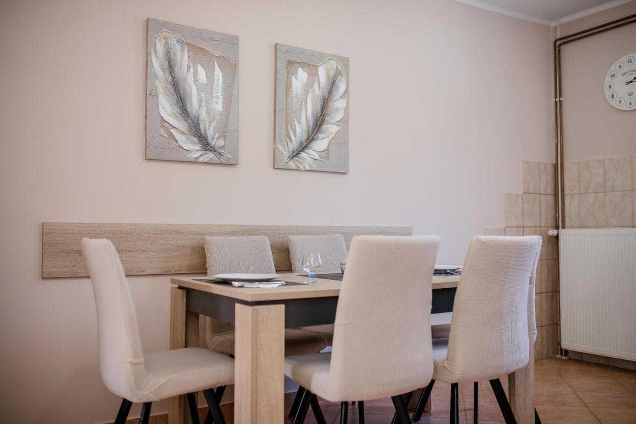 Apartments Luka Rab Town Ngoại thất bức ảnh
