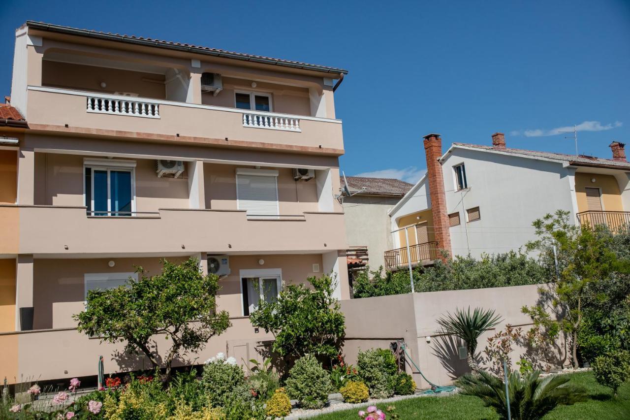 Apartments Luka Rab Town Ngoại thất bức ảnh