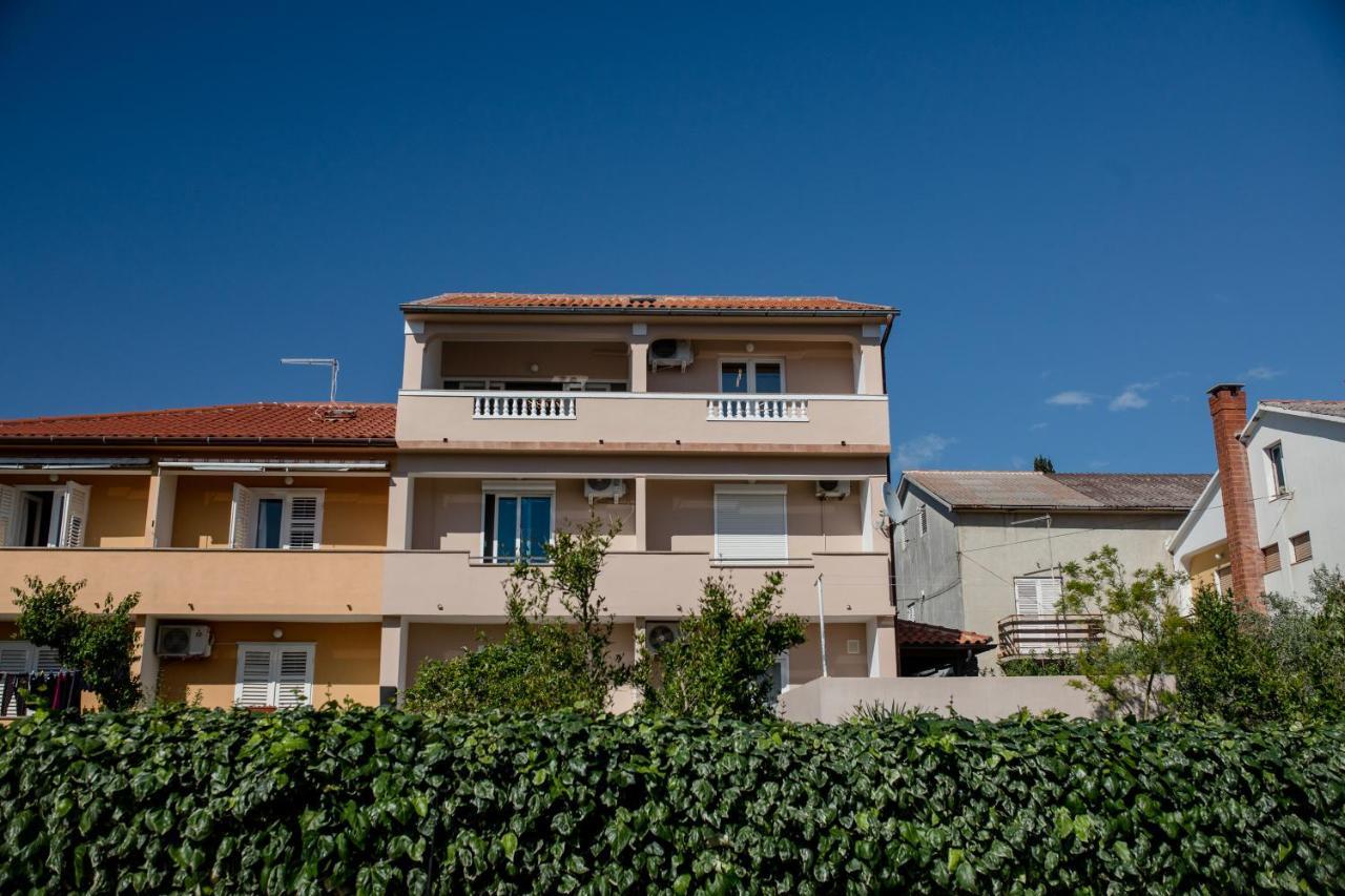 Apartments Luka Rab Town Ngoại thất bức ảnh