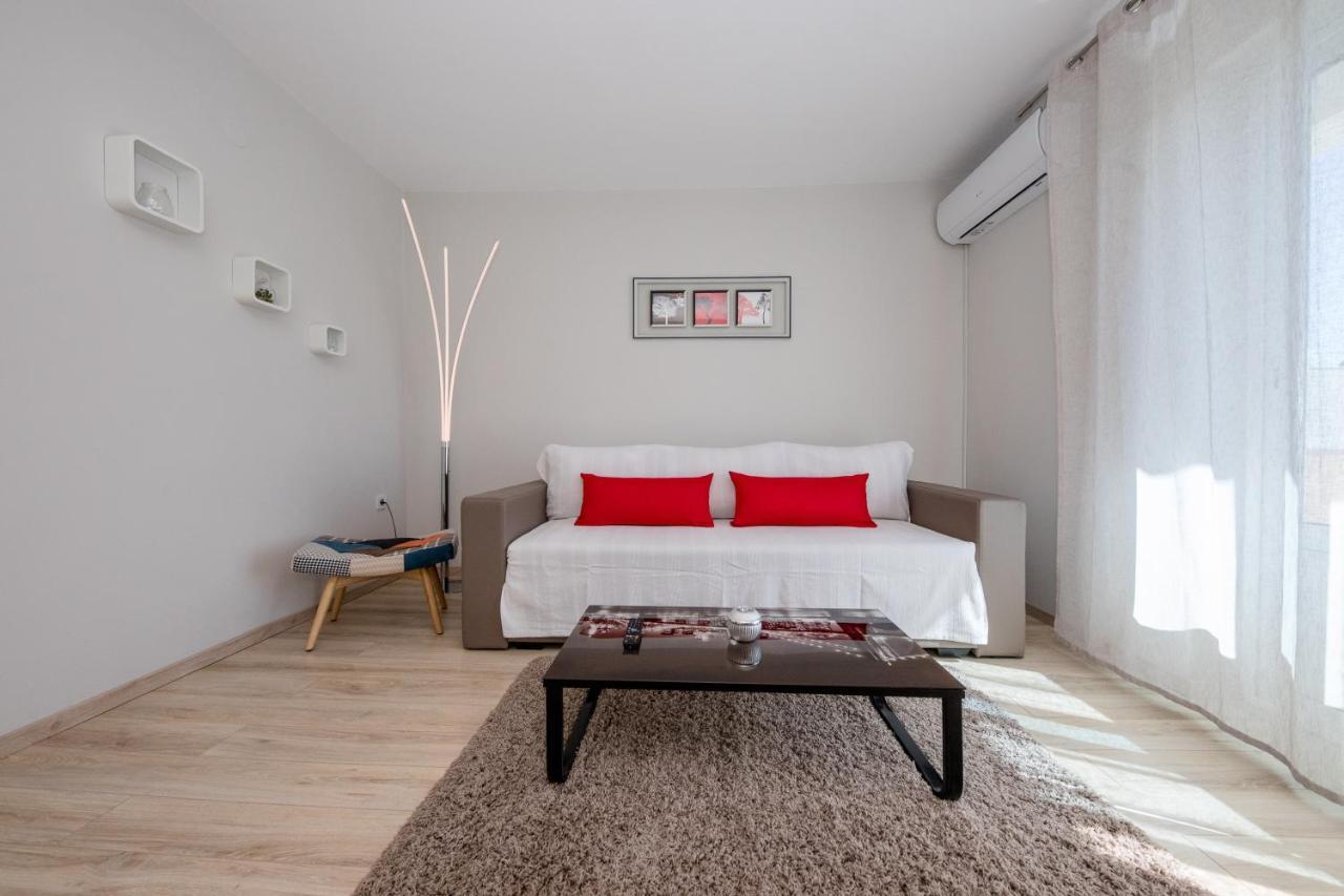 Apartments Luka Rab Town Ngoại thất bức ảnh