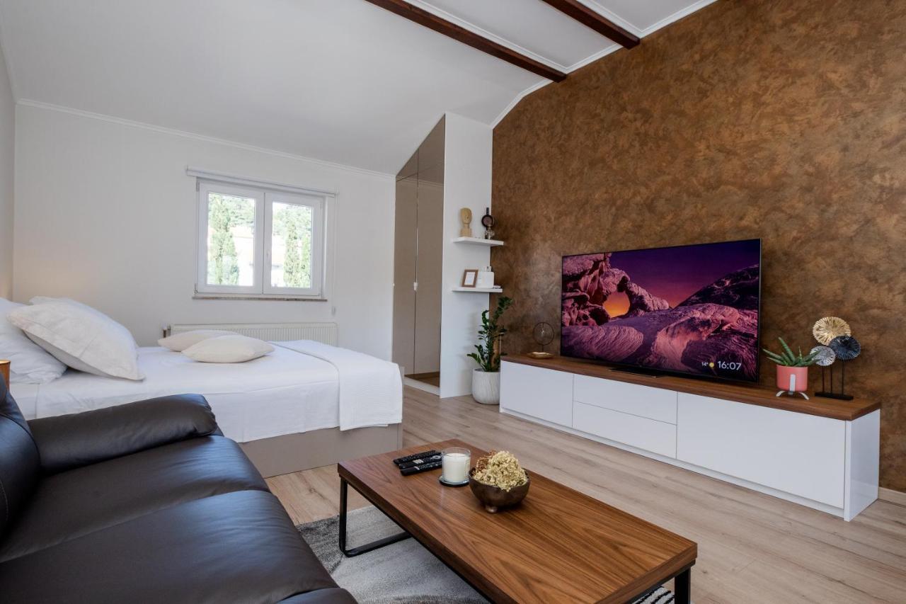 Apartments Luka Rab Town Ngoại thất bức ảnh