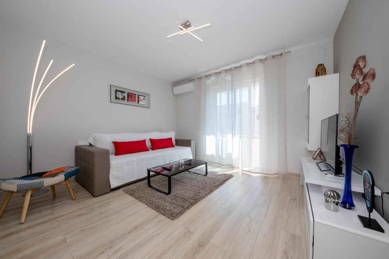 Apartments Luka Rab Town Ngoại thất bức ảnh