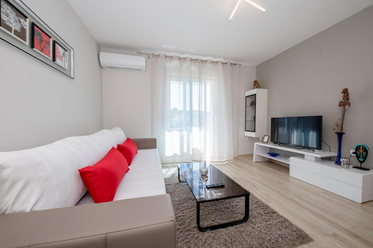 Apartments Luka Rab Town Ngoại thất bức ảnh