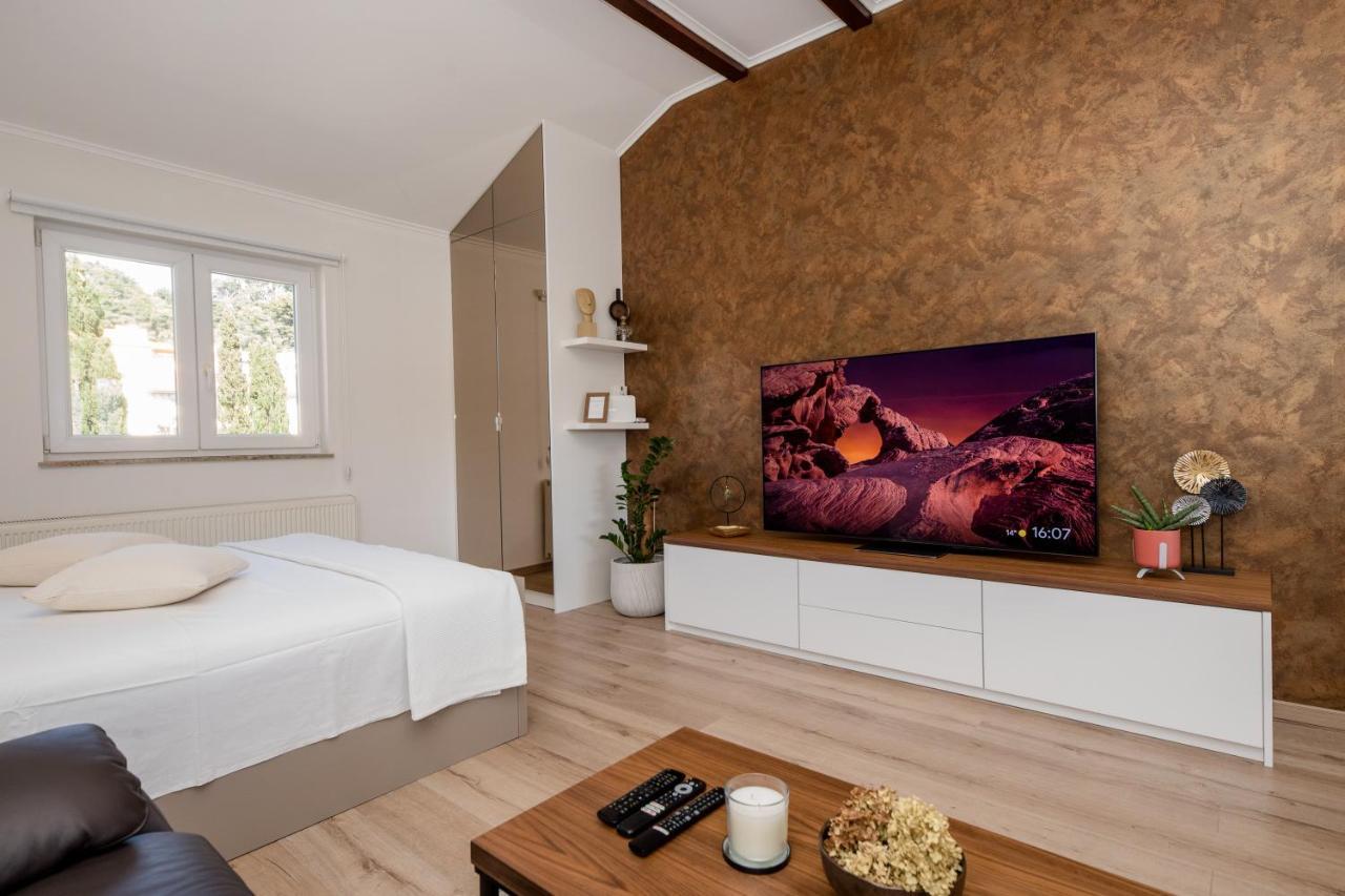 Apartments Luka Rab Town Ngoại thất bức ảnh
