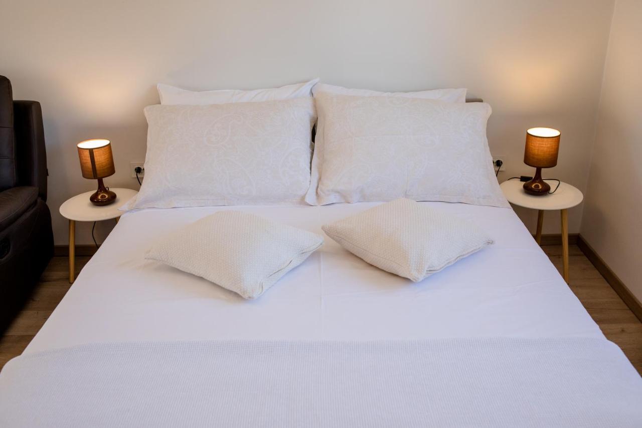 Apartments Luka Rab Town Ngoại thất bức ảnh