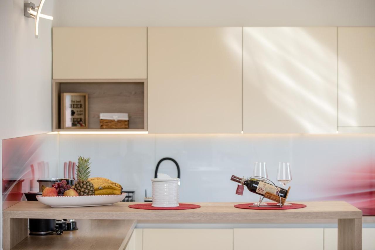 Apartments Luka Rab Town Ngoại thất bức ảnh