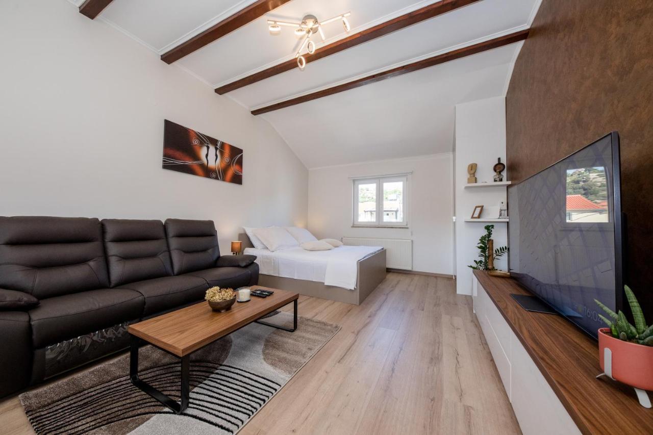 Apartments Luka Rab Town Ngoại thất bức ảnh